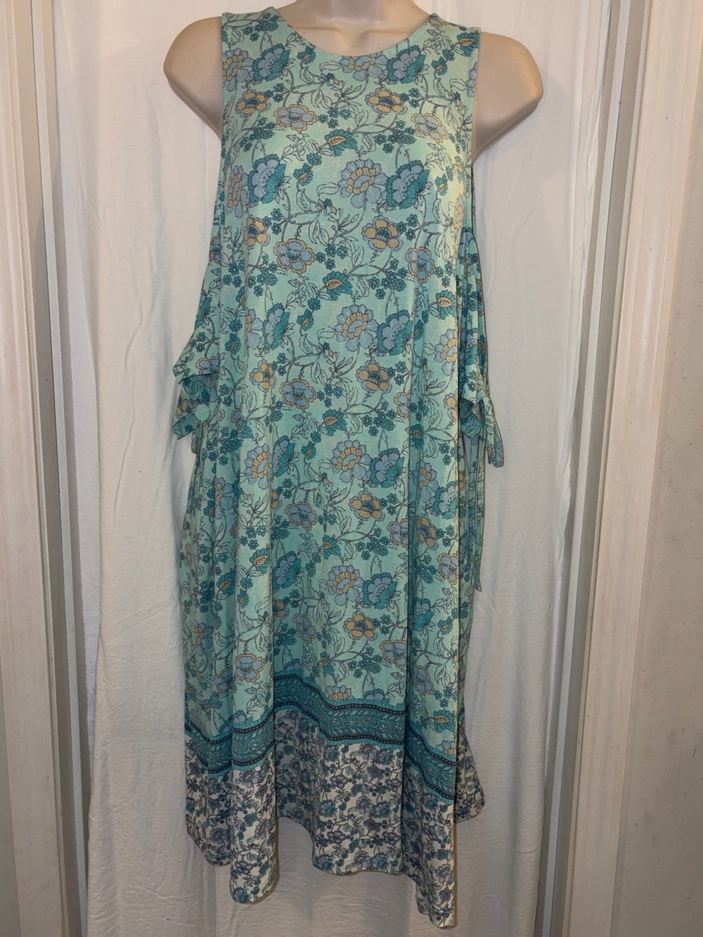 True Craft Mint Green Floral Sleeveless Swing Dress